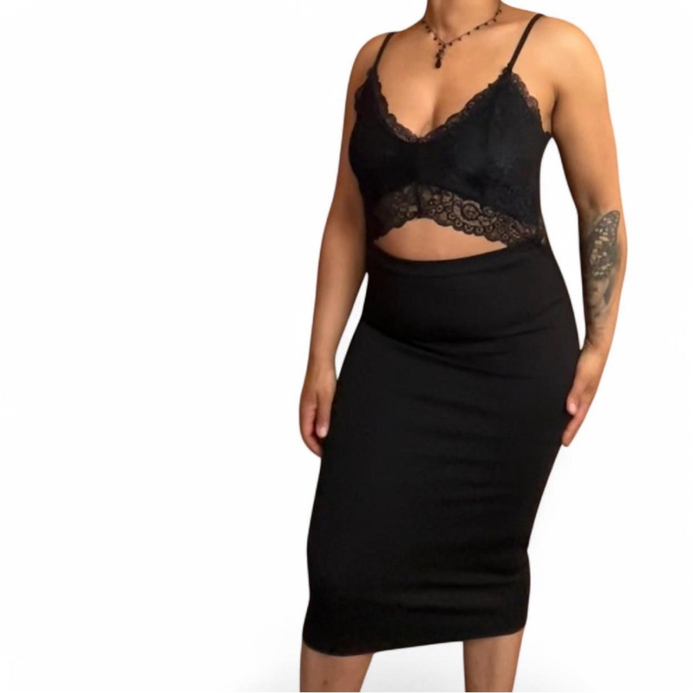 Chic Black Midi Pencil Skirt for Night Out - Picture 1 of 4